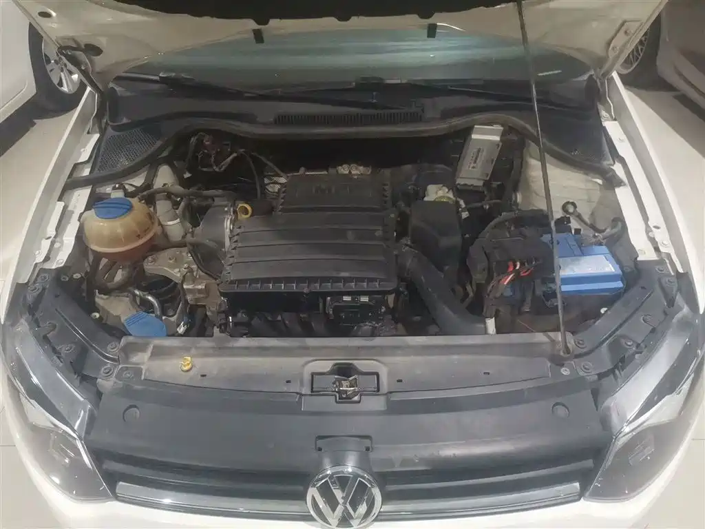 Volkswagen Polo 2016 1.4L Automatic Trend фото 20