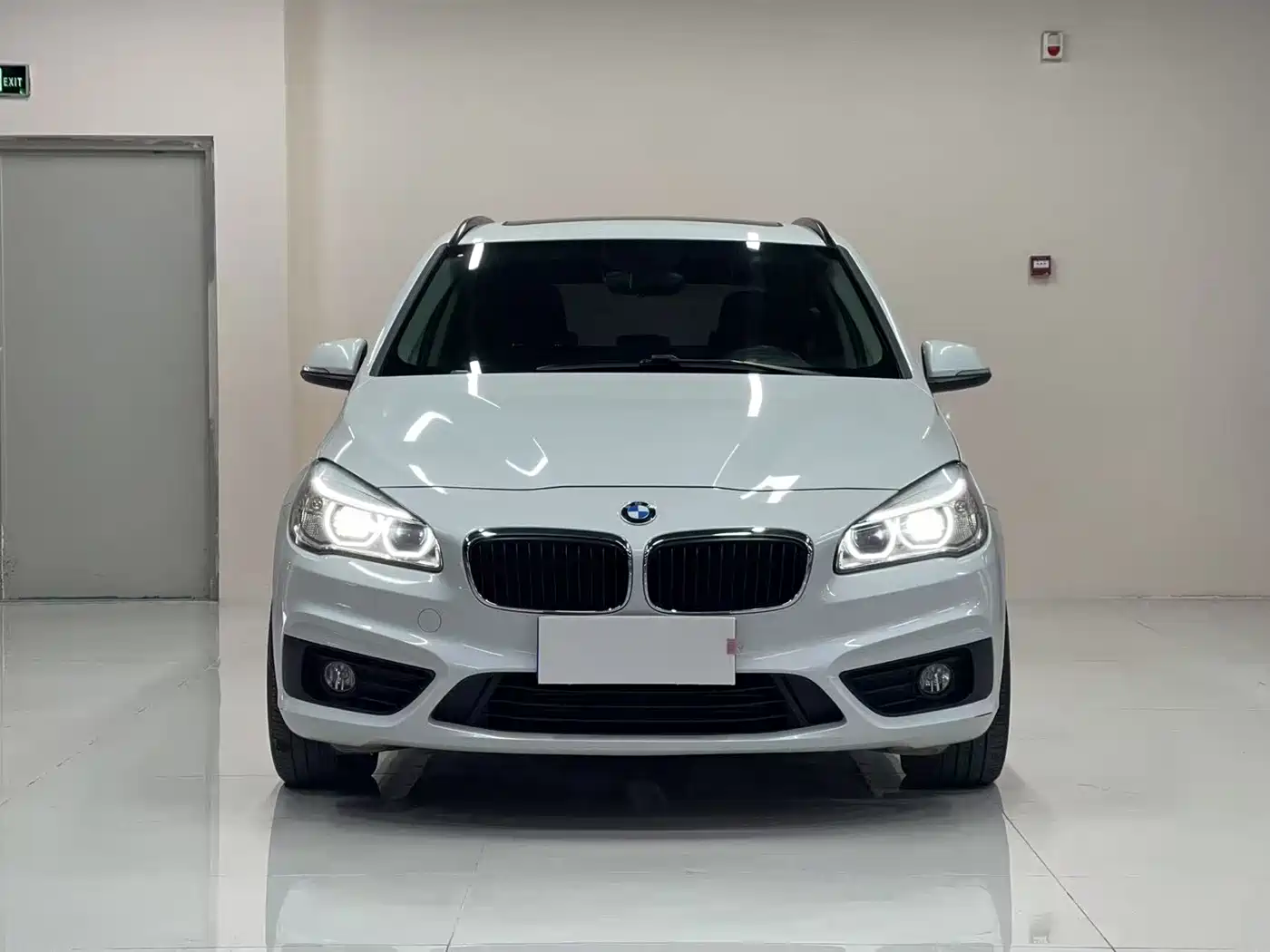 BMW 2 Series Touring 2018 218i Luxury Line фото 3