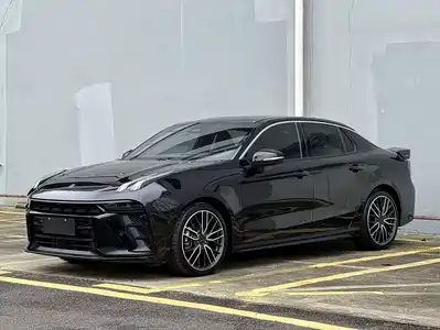 Lynk & Co 03