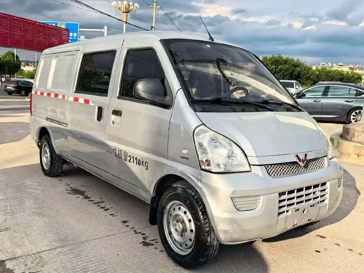 Wuling Motors Wuling Rongguang 2019 2019 1.5L extended van basic model 5 seats