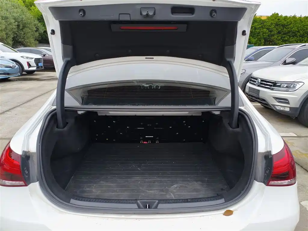 Mercedes-Benz A-Class 2022 Facelift III A 200 L Sport Sedan Fashion фото 10
