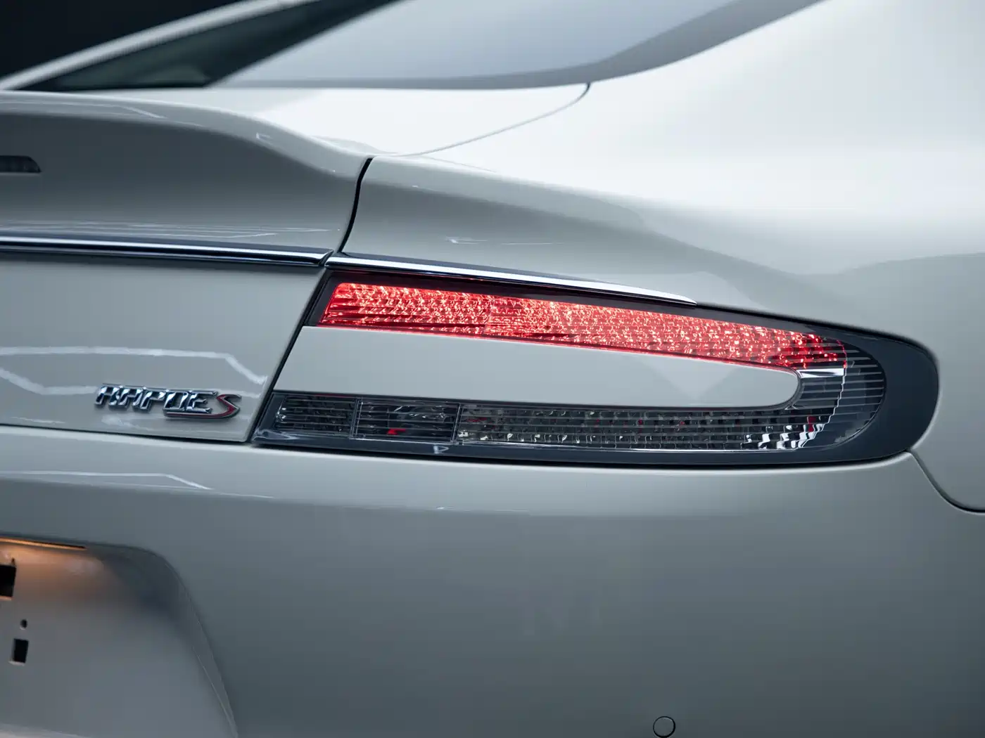 Фото 31 - Aston Martin Rapide