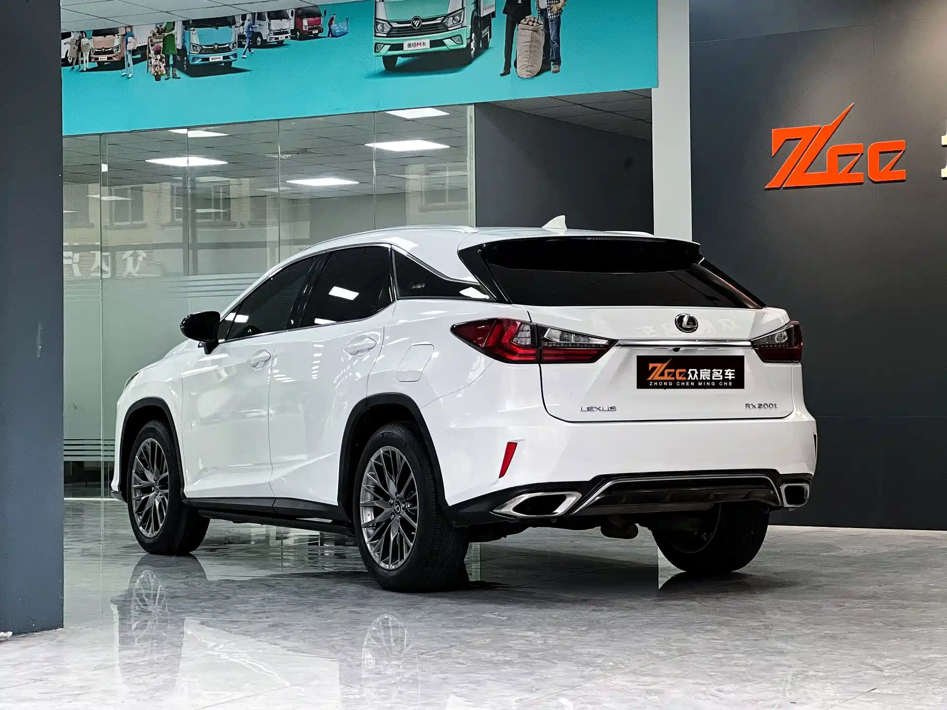 Фото 3 - Lexus RX