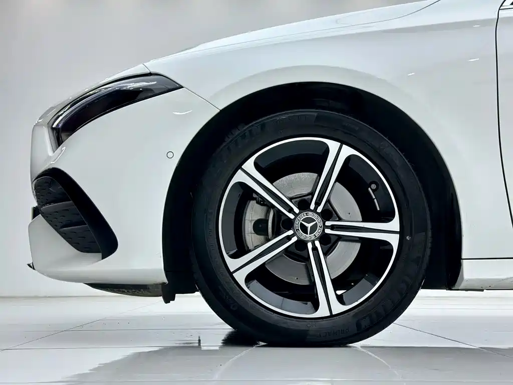 صورة 10 - Mercedes-Benz A-Class