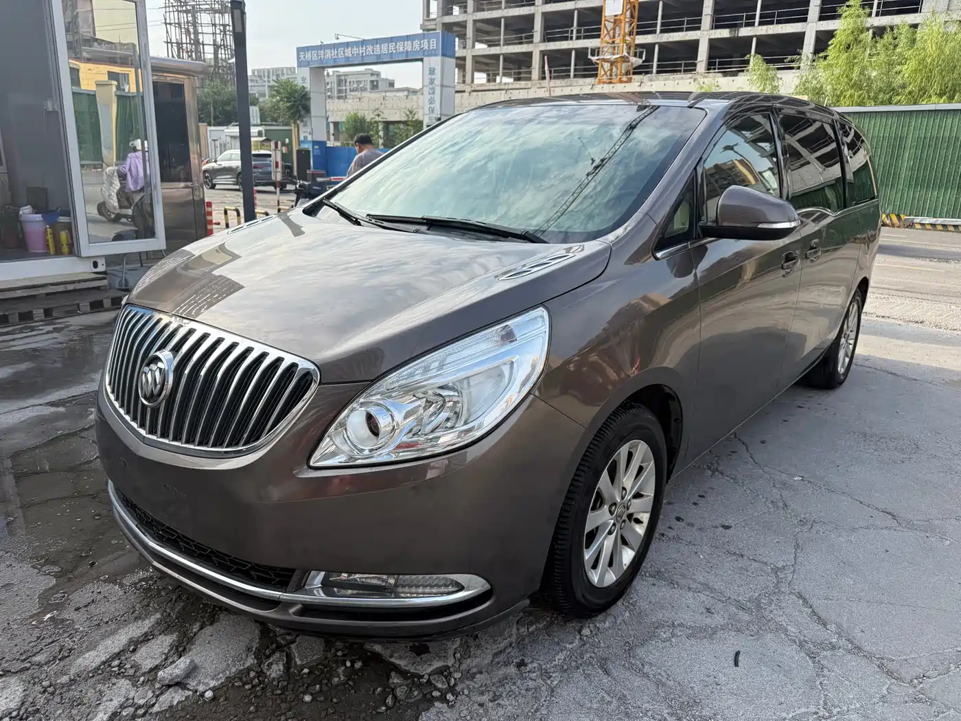 Фото 1 - Buick GL8