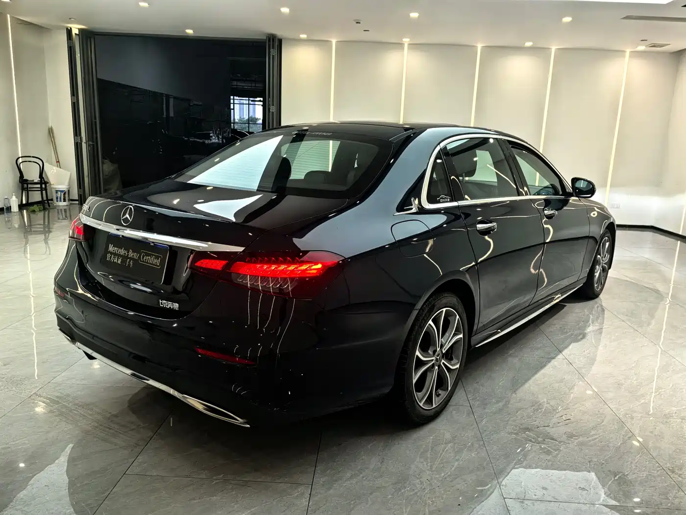 Mercedes-Benz E-Class 2023 E 300 L Sport Fashion фото 15