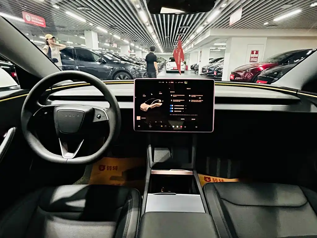 Фото 8 - Tesla Model 3