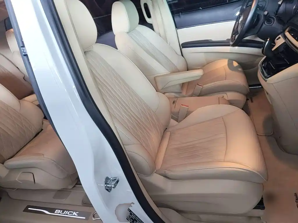 Фото 25 - Buick GL8