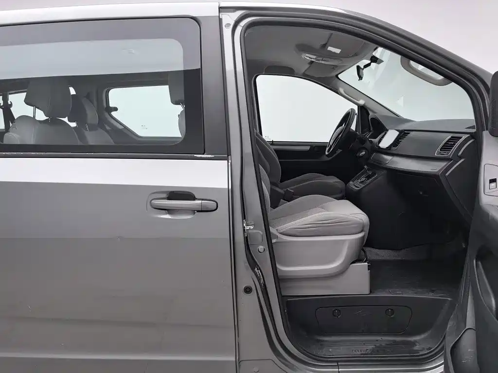 SAIC Maxus Maxus G10 2020 2021 2.0T Automatic Smart Edition Gasoline 7-Seater