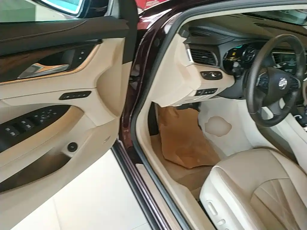 Фото 16 - Buick LaCrosse