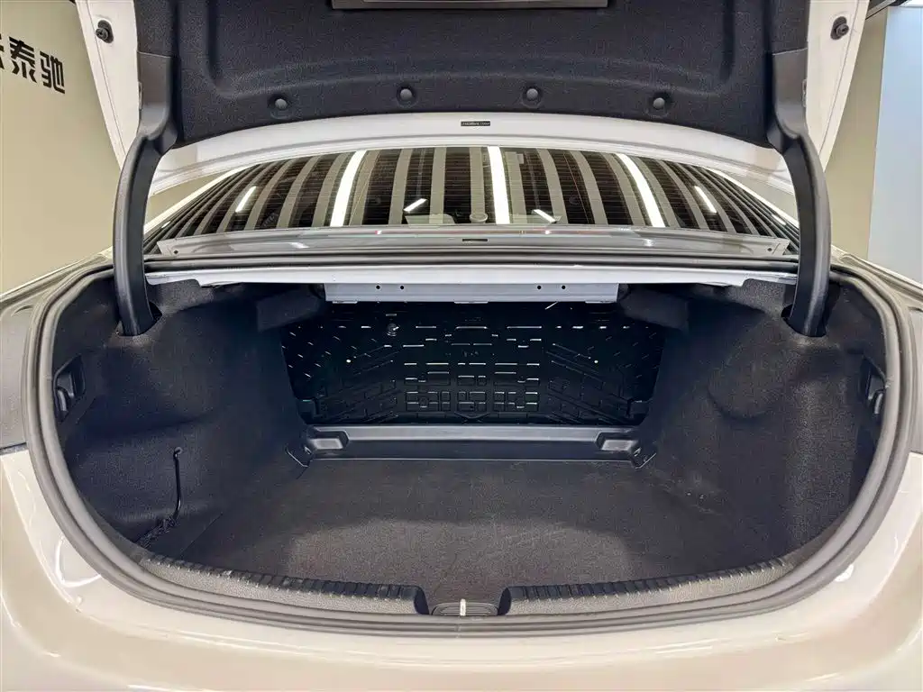 Mercedes-Benz C-Class 2022 Facelift C 200 L Sport фото 12