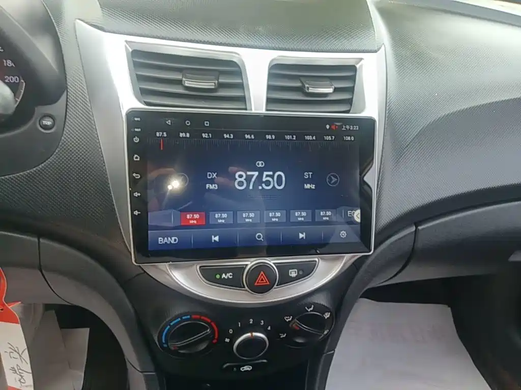 Hyundai Reina 2016 2016 1.4L Automatic GLX Leading