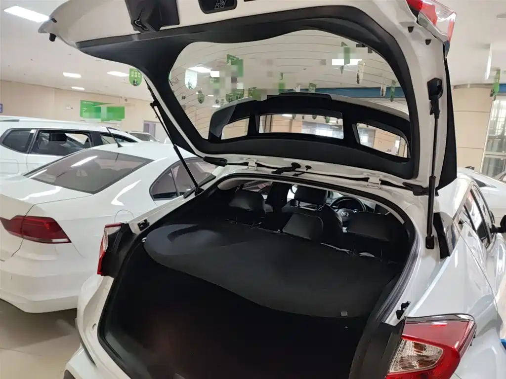 Toyota IZOA 2021 2.0L Yixiang Edition фото 19