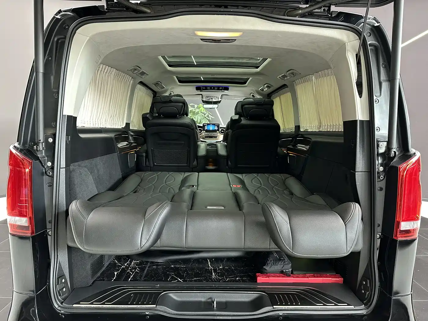 MERCEDES-BENZ V CLASS