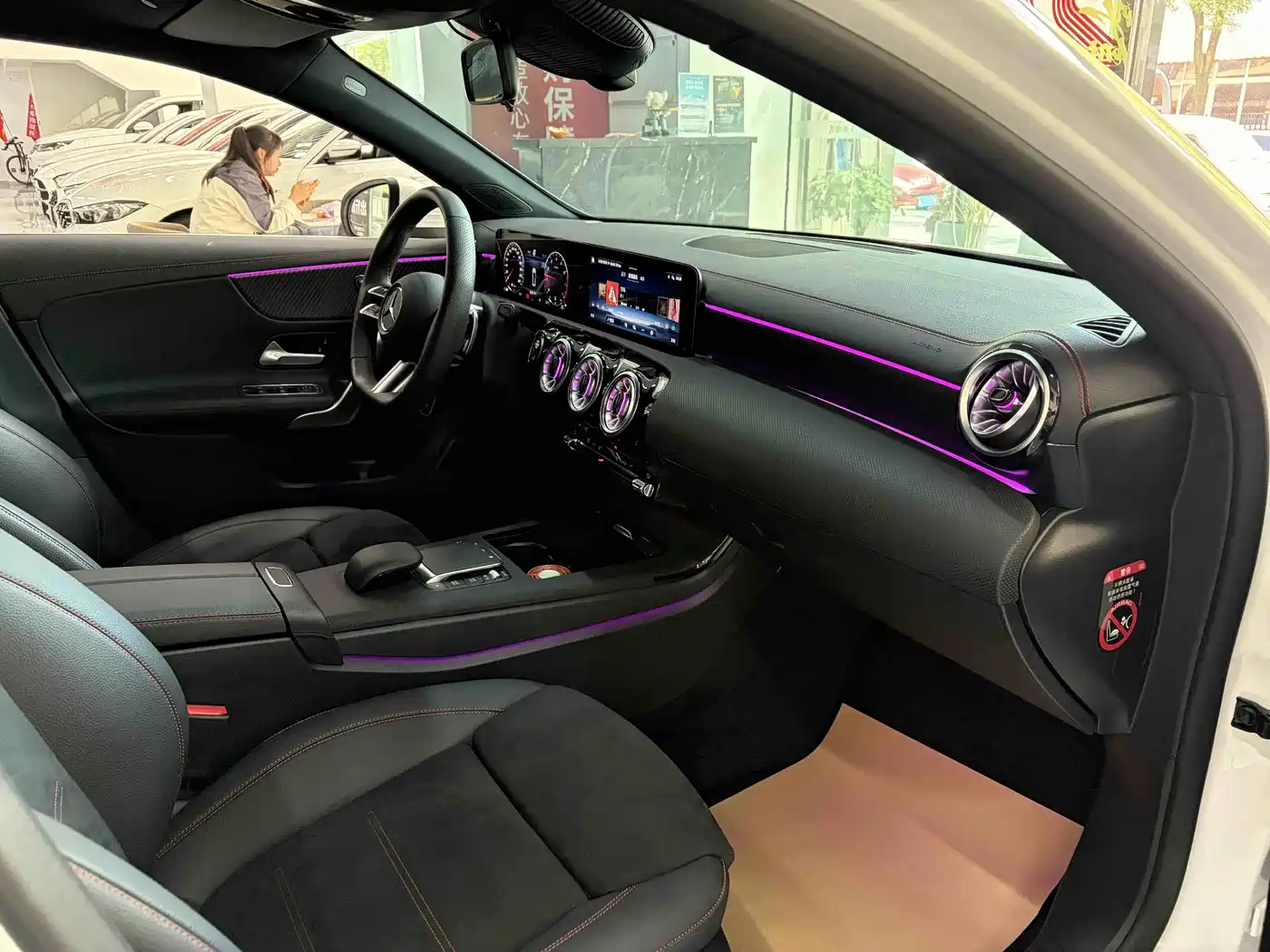 Mercedes-Benz A-Class 2024 A 200 L Fashion Edition фото 7
