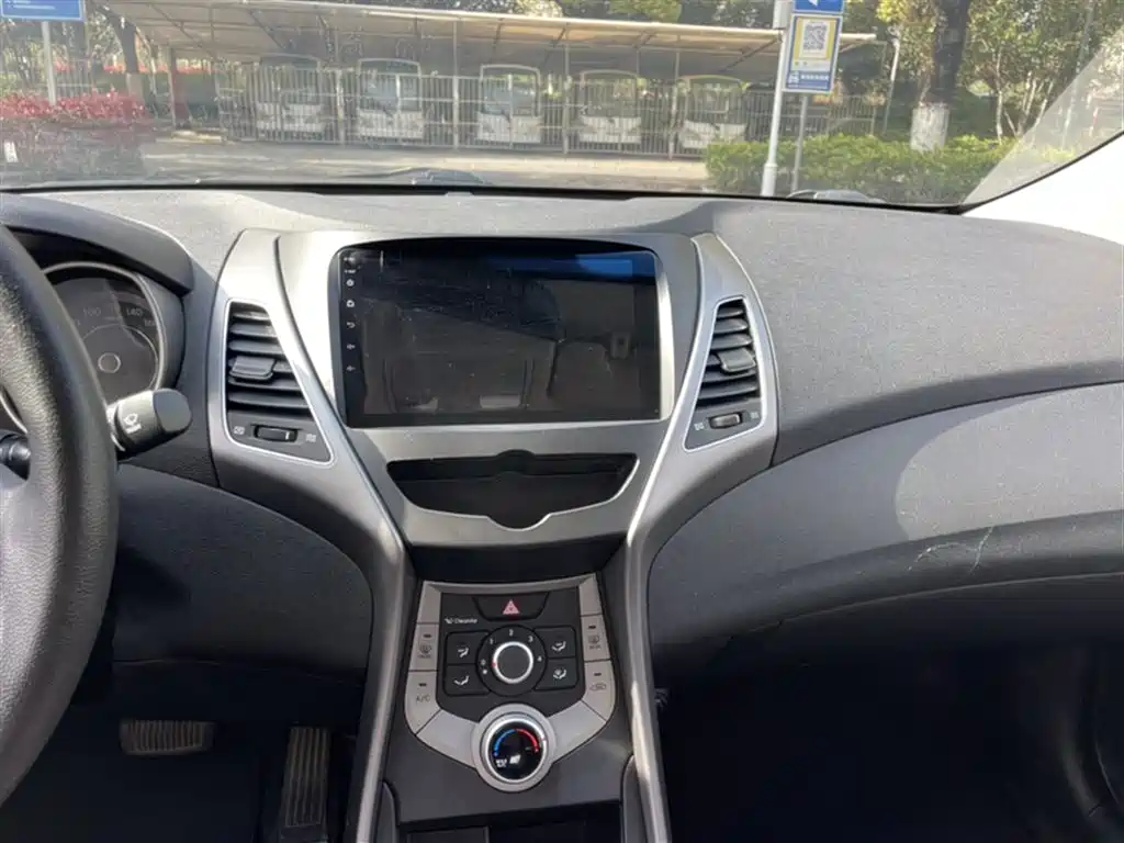 Hyundai Langdong 2016 1.6L Automatic Smart Edition фото 5