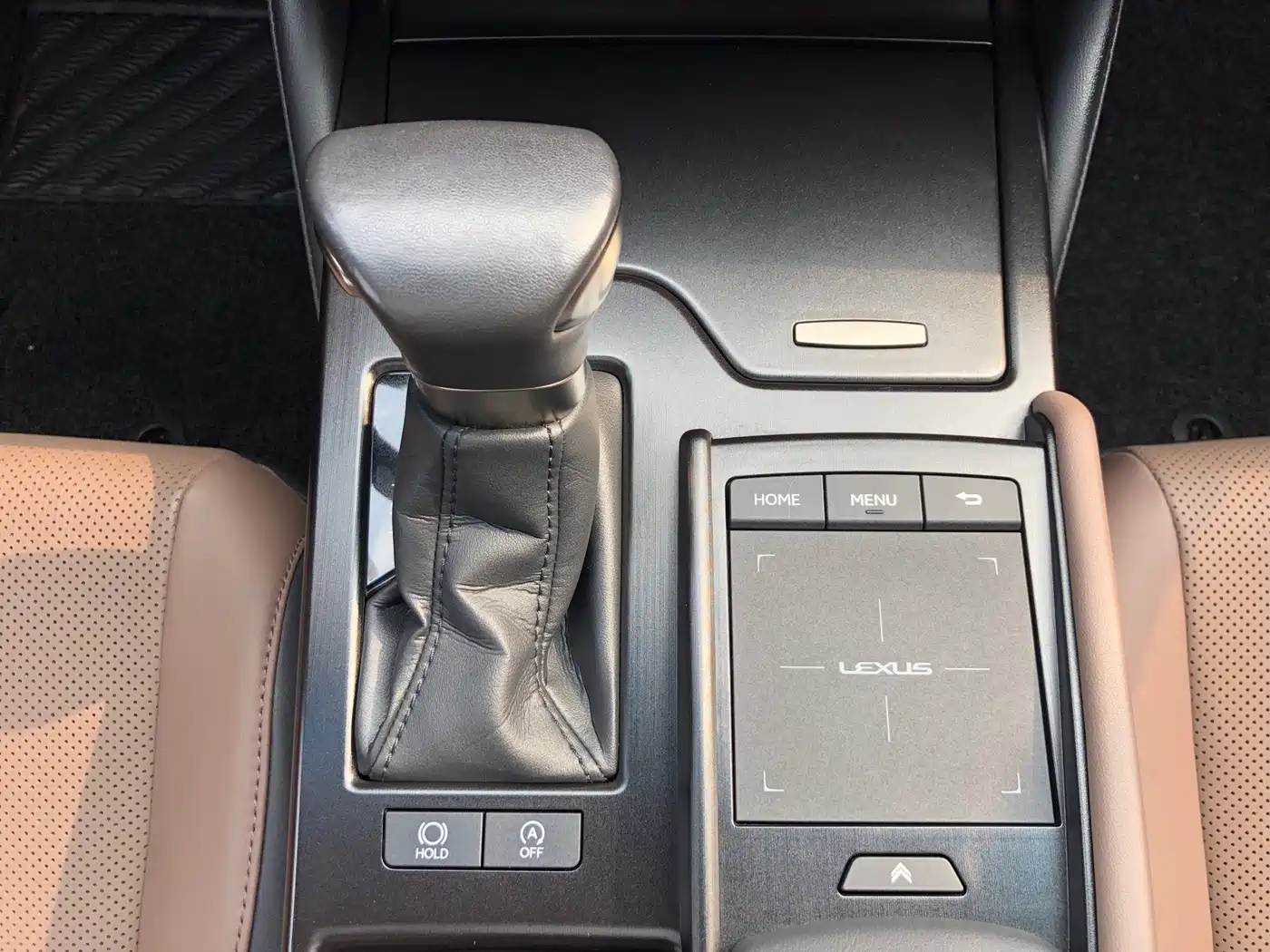 Фото 14 - Lexus ES