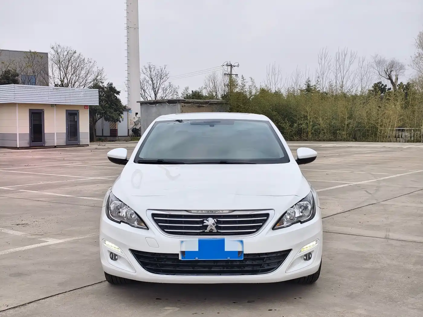 Peugeot 408 2015 Model 1.2T Automatic Luxury Edition фото 2