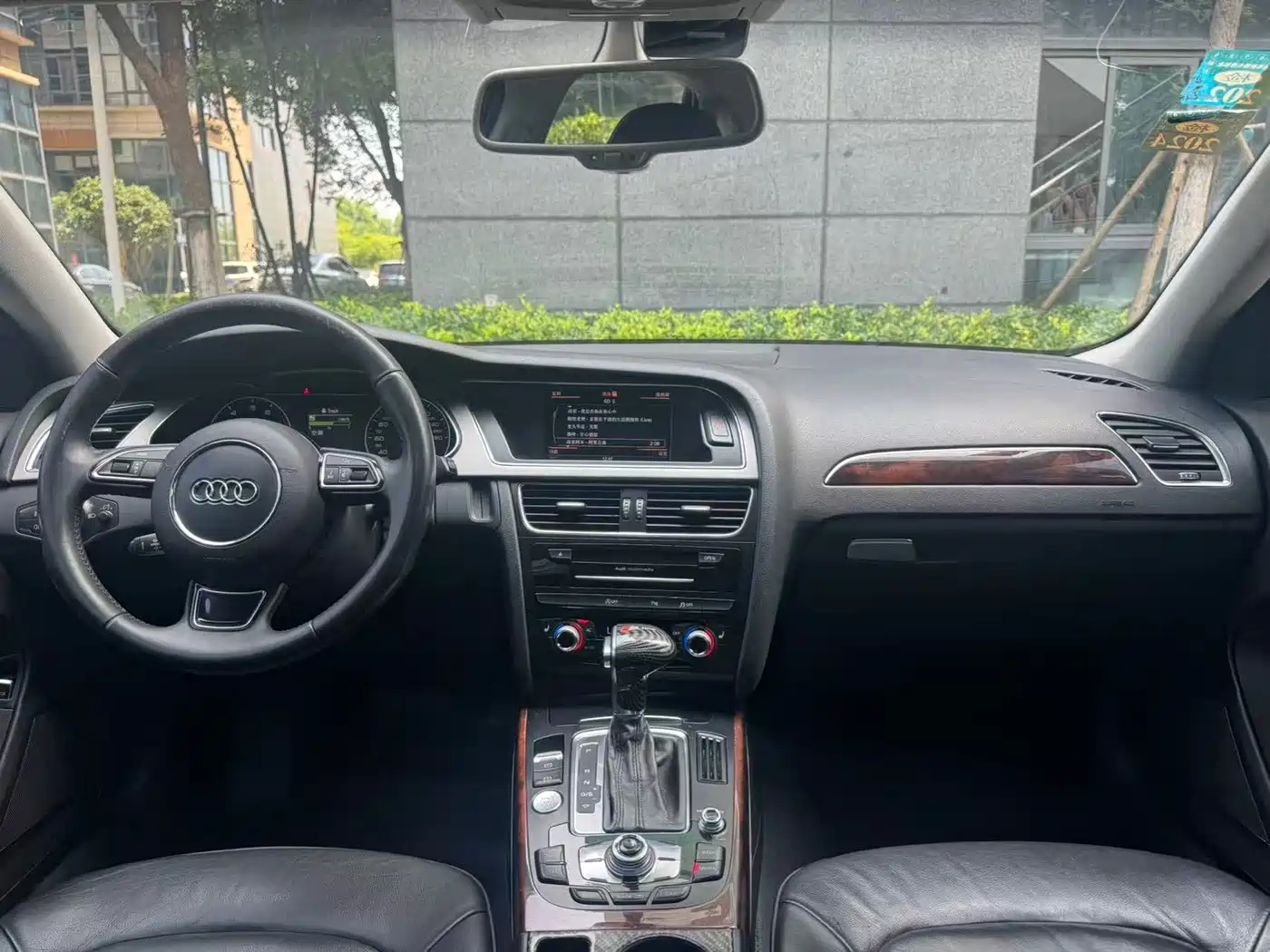 Фото 14 - Audi A4L