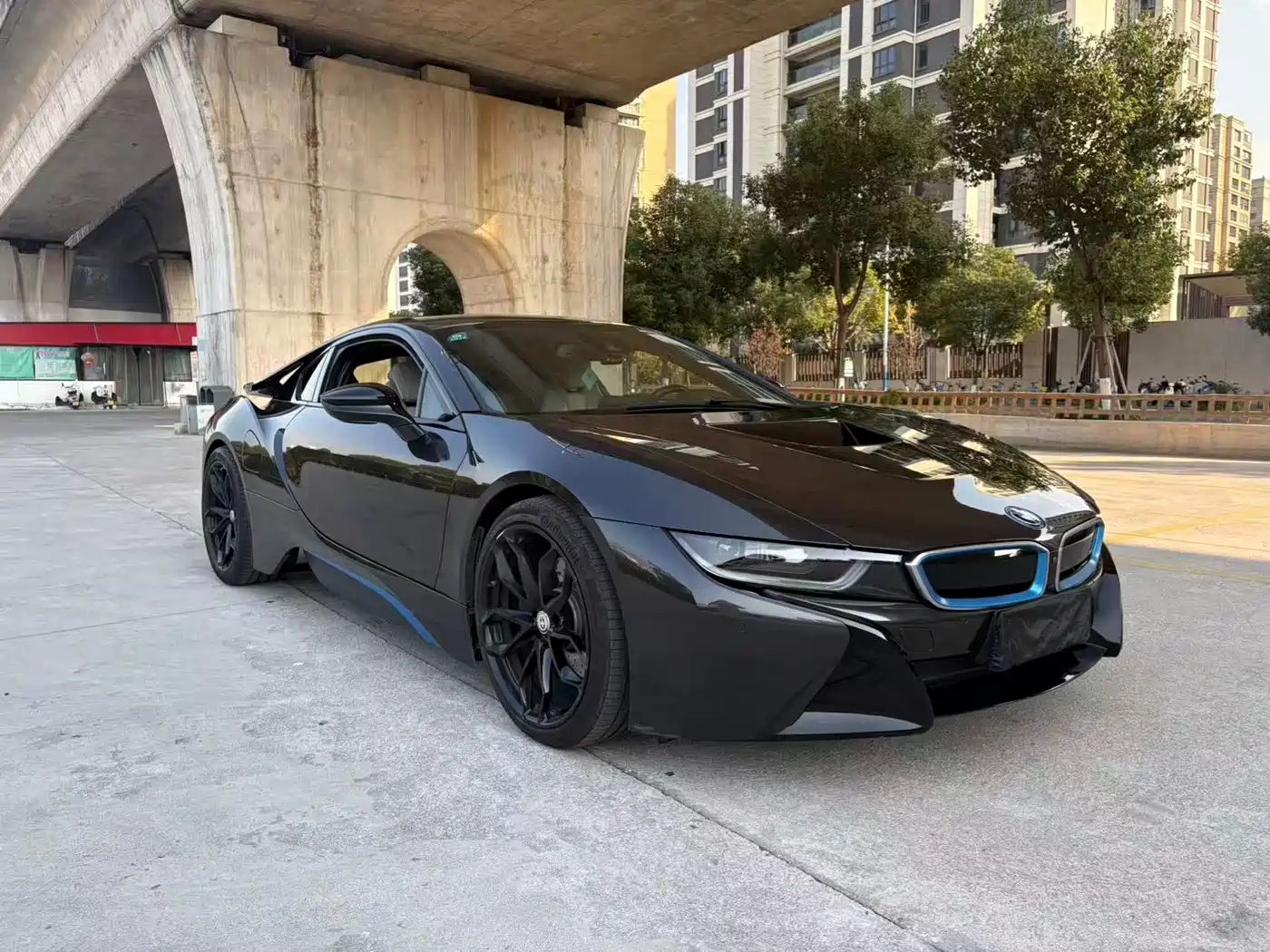 BMW I8