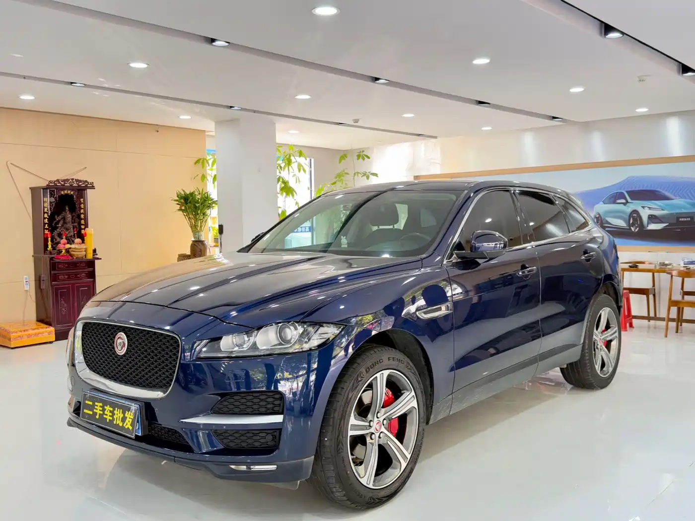 Jaguar F-PACE, 2018 год