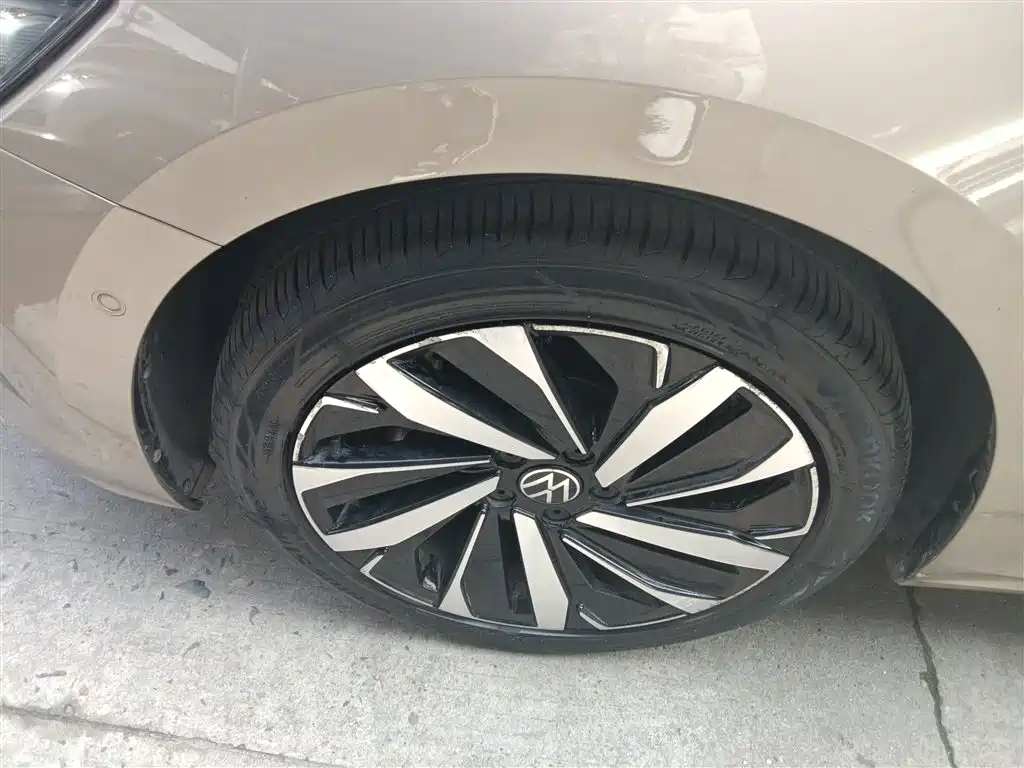 Volkswagen Passat 2022 330TSI Premium Edition фото 23