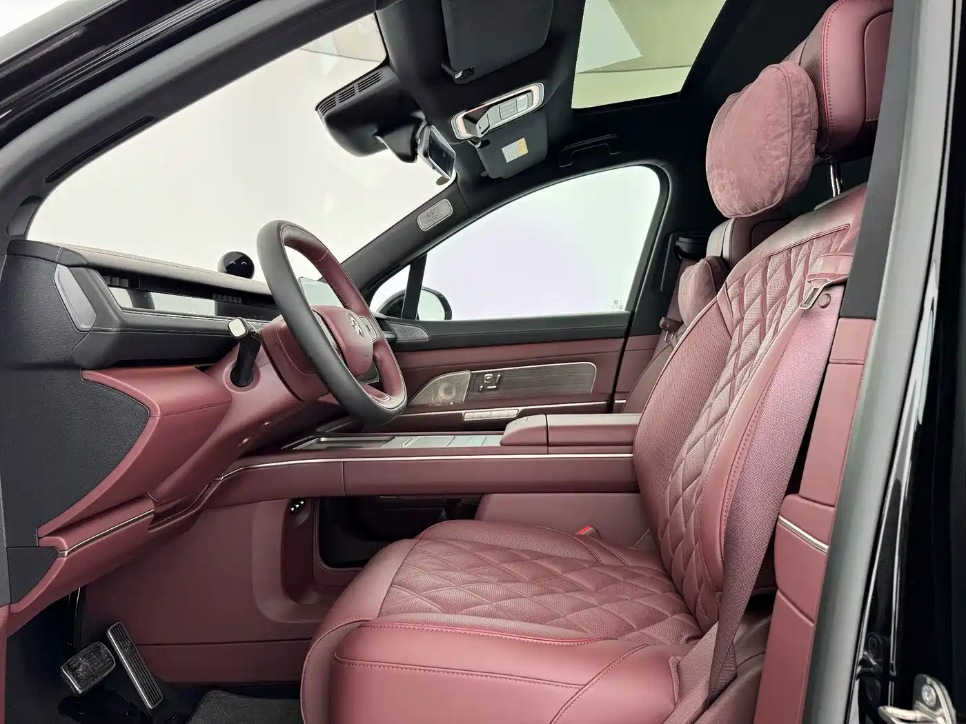 NIO ES8 2026 2025 Model 6-Seat Executive Luxury Edition