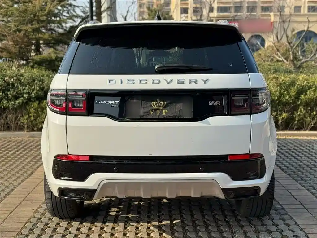 Land Rover Discovery Sport 2022 249PS Metropolis Edition 5-Seater фото 7