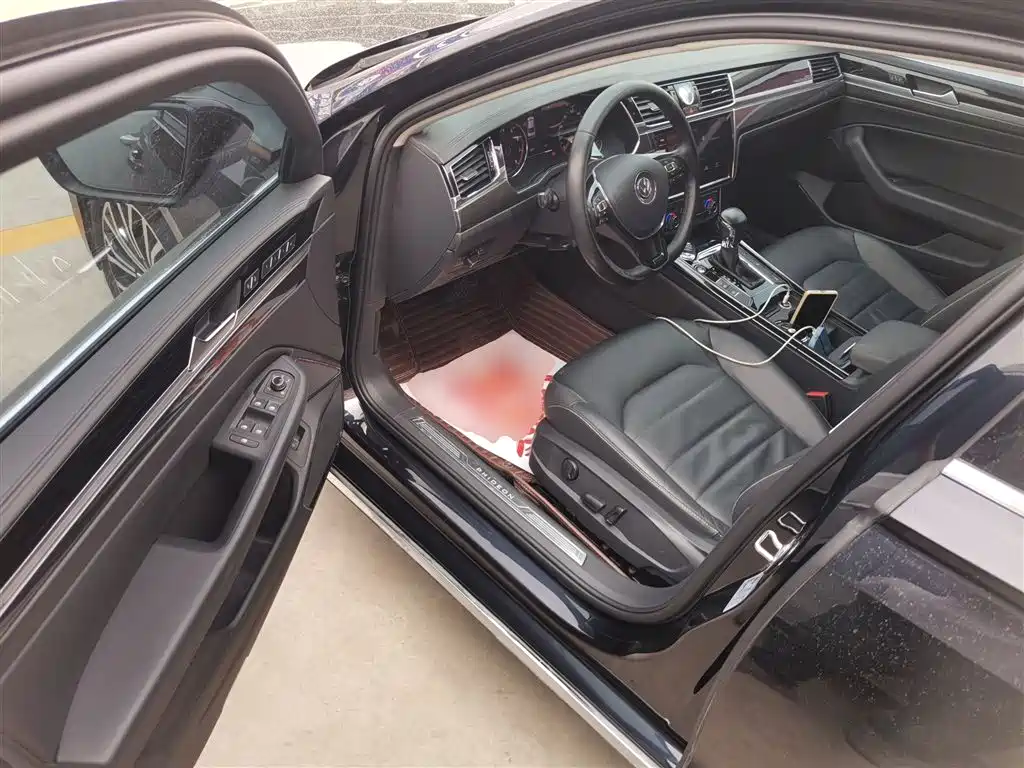 Volkswagen Phideon 2018 Facelift 380TSI FWD Business фото 16