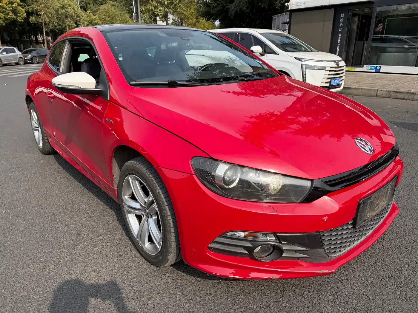 Volkswagen Scirocco 2011 2.0TSI Luxury фото 3