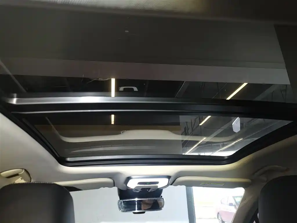 Hongqi H5 2024 2.0T Automatic Smart Connect Flag Smooth Edition фото 16