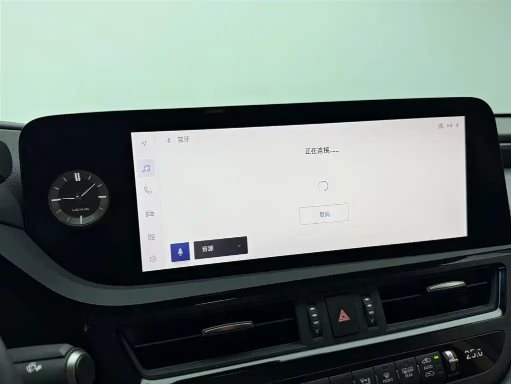 Lexus ES 2022 200 Excellence Edition фото 8