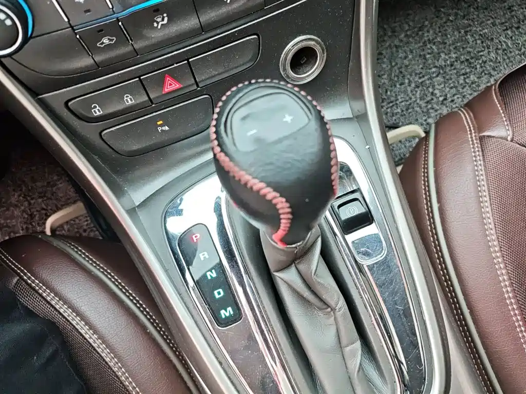 Chevrolet Malibu 2014 2.0L Automatic Comfort фото 14