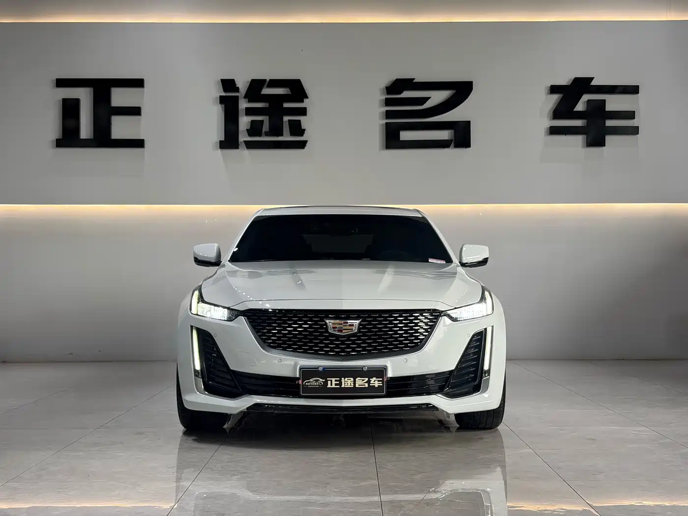 Cadillac CT5 2023 2022 28T Luxury (Standard)