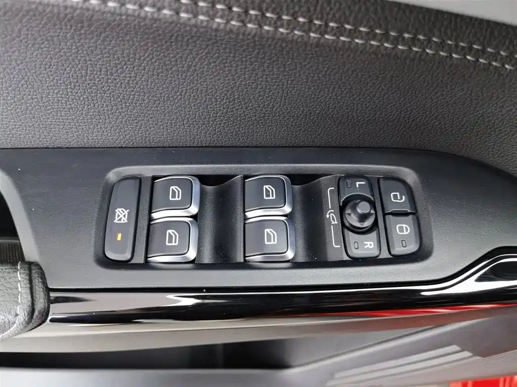 Lynk & Co 03 2021 2.0TD Auto Jin Champion Edition фото 9