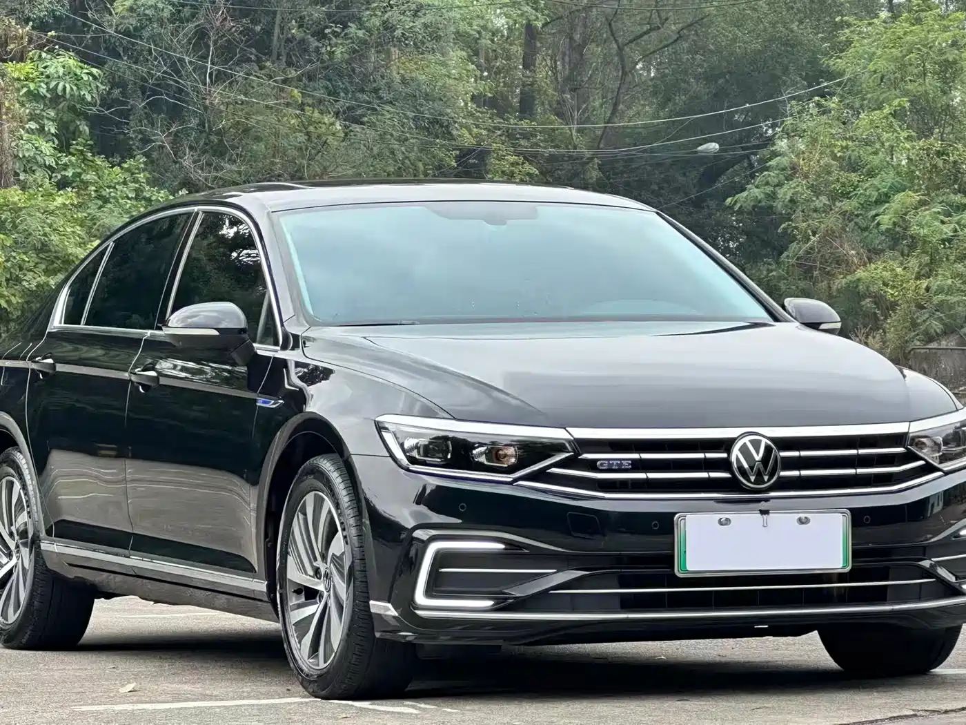 VOLKSWAGEN MAGOTAN GTE PLUG IN HYBRID