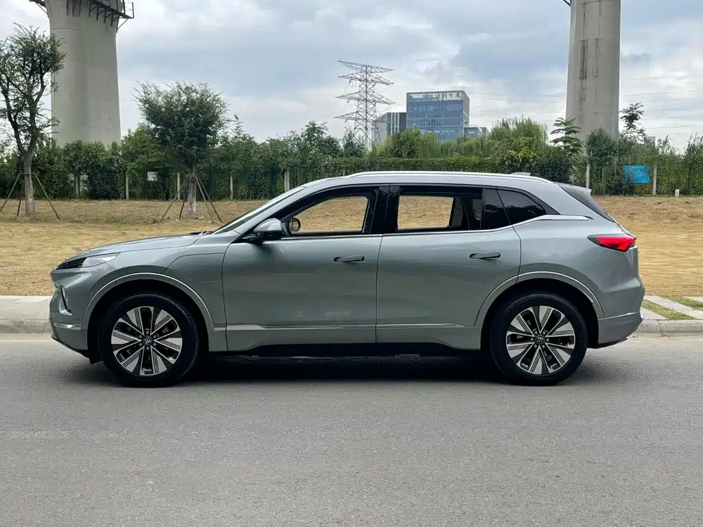 Фото 5 - Buick E5