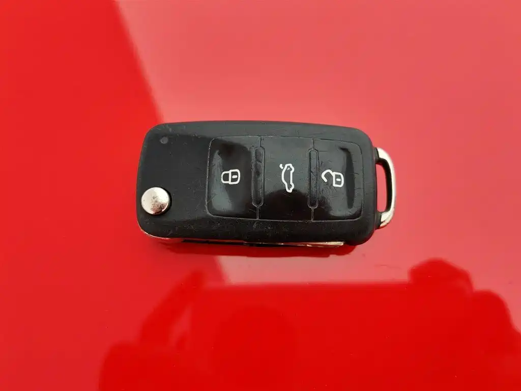 Škoda Fabia 2017 1.4L Auto Car Enjoy Edition фото 19