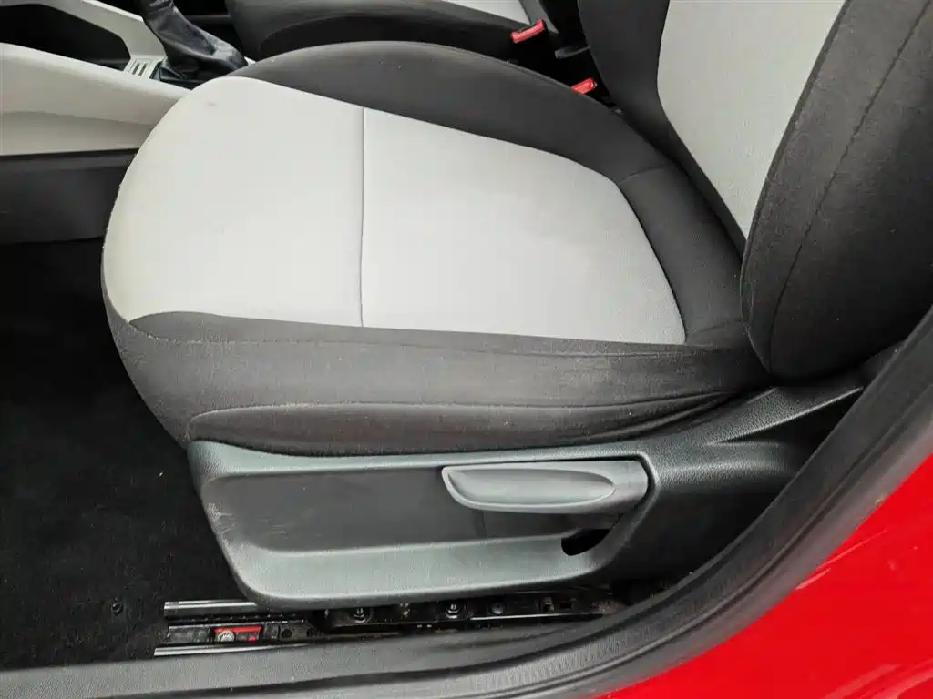 Škoda Fabia 2017 1.4L Auto Car Enjoy Edition фото 20