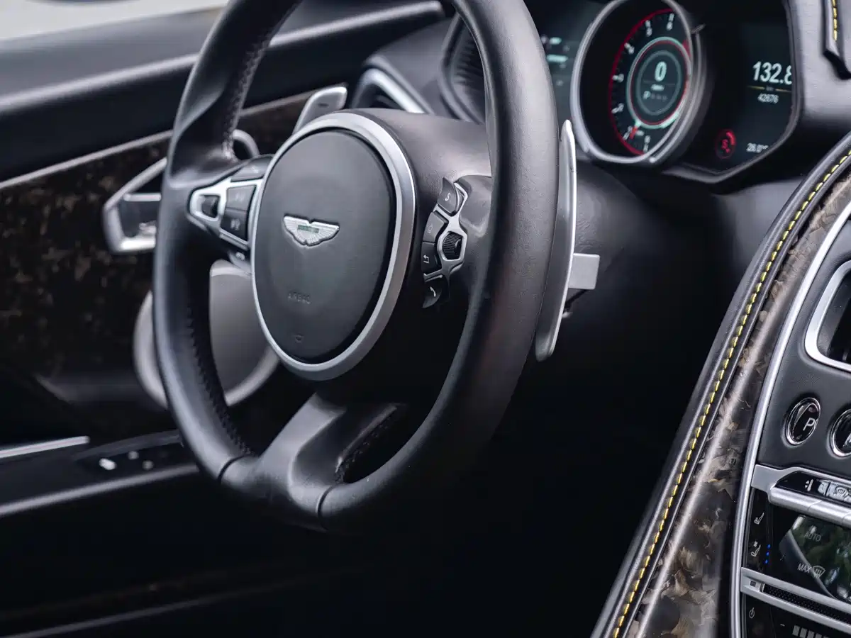 Aston Martin DB11 2020 2019 Model 4.0T V8 Coupe