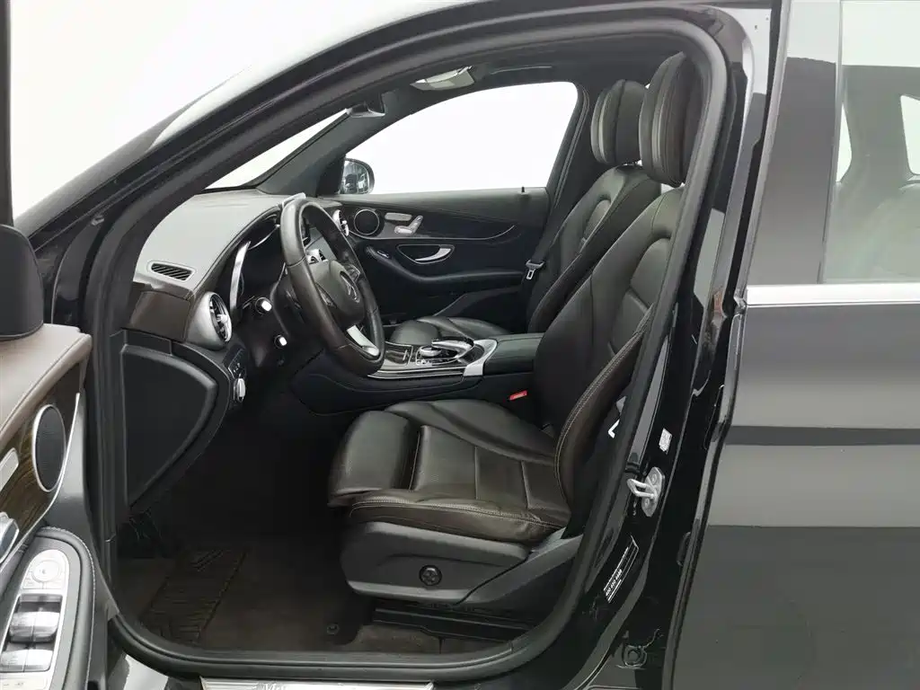 Mercedes-Benz GLC 2018 Facelift GLC 260 4MATIC Luxury фото 10