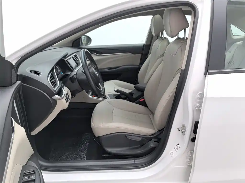Buick Excelle 2019 15T DCT Connected Elite (China V) фото 10