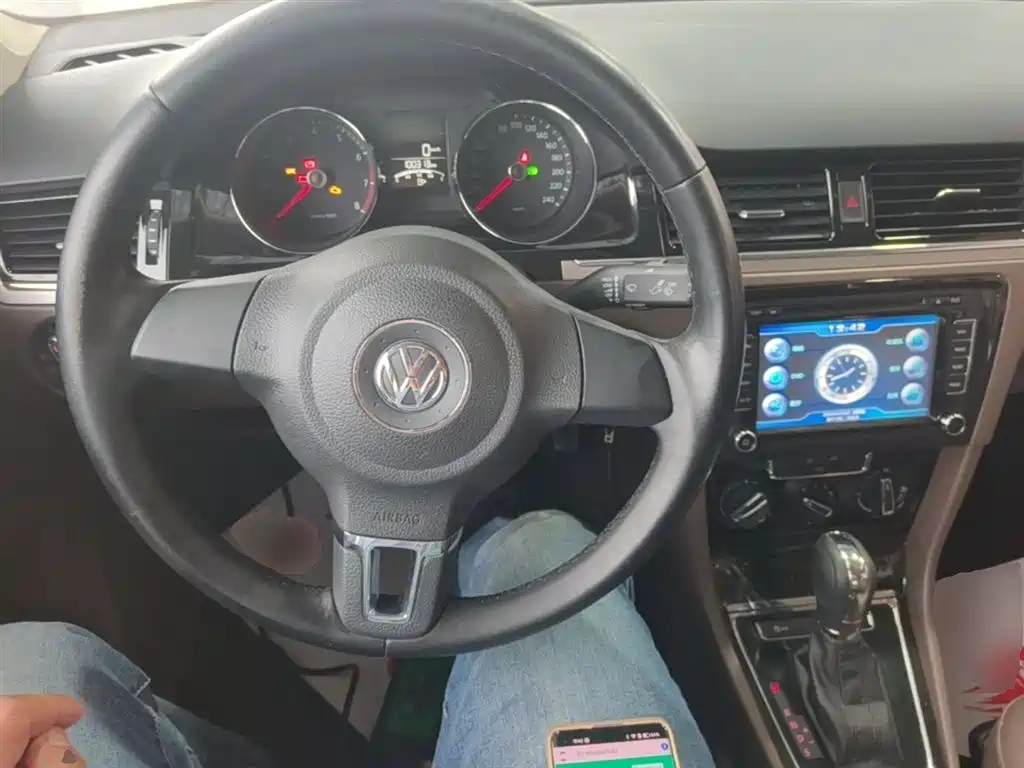 Volkswagen Bora 2014 1.6L Automatic Comfort Edition фото 10