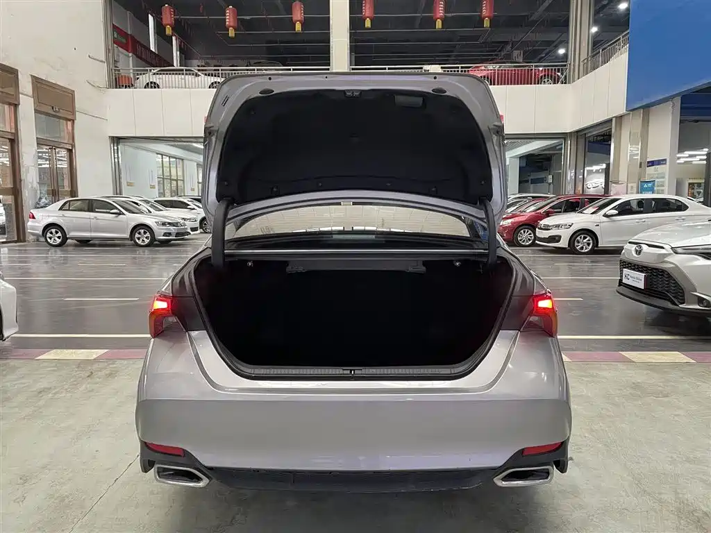 Toyota Avalon 2022 2.0L Luxury Edition фото 16