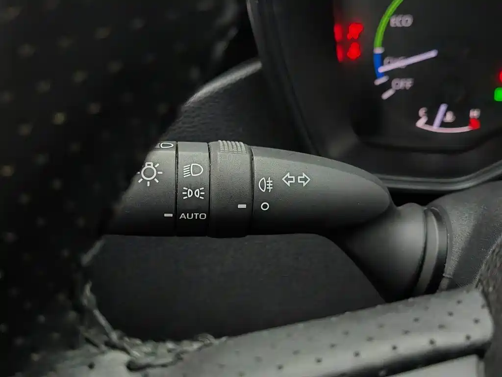 Toyota Levin 2019 Dual Engine 1.8H E-CVT Luxury Edition China V фото 21