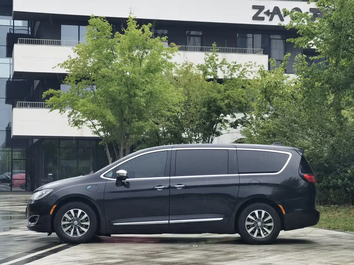 Chrysler Pacifica PHEV 2020 2019 3.6L Plug-in Hybrid