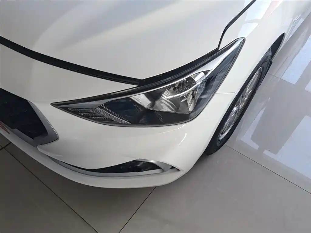 Hyundai Elantra 2018 1.6L Automatic Pleasing Edition GL China VI фото 24