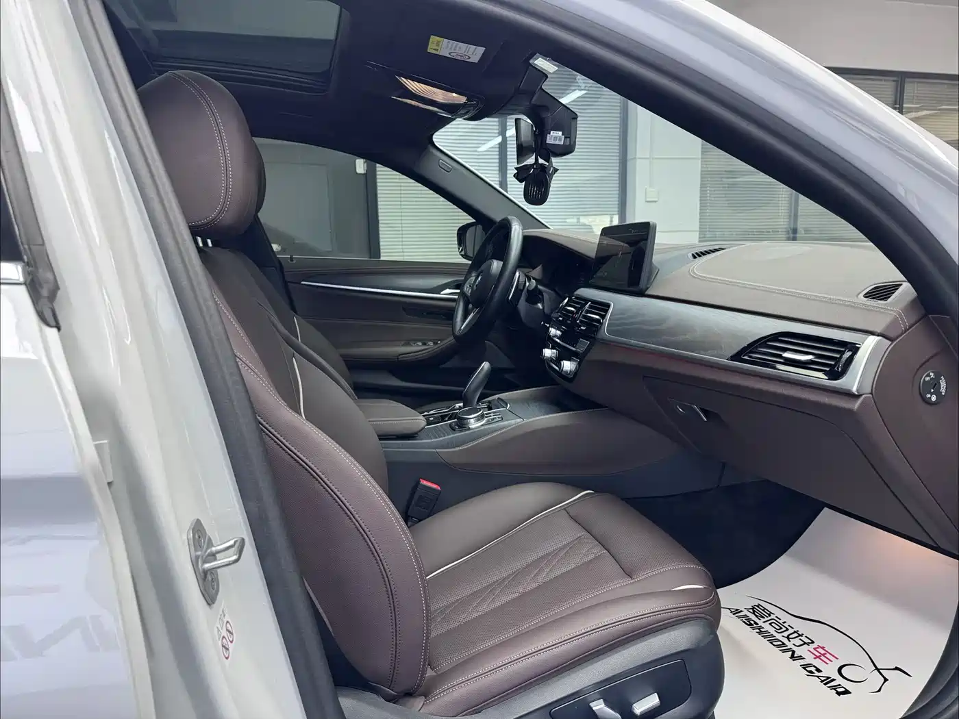 BMW 5 Series 2023 530Li xDrive M Sport Package фото 13