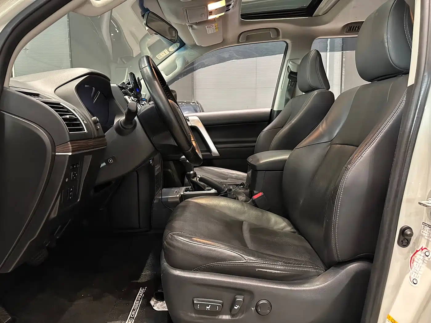 Toyota Prado 2018 3.5L Automatic TX-L Rear-mounted Spare Tire фото 8