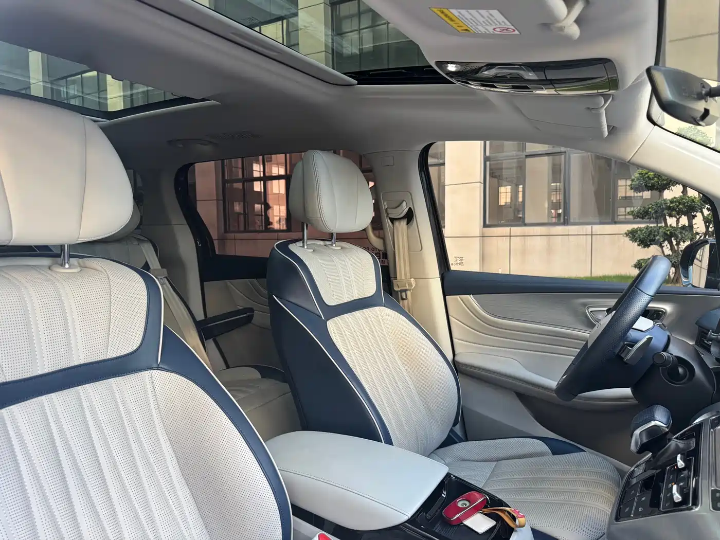 Roewe iMAX8 2023 2022 400TGI Gathering Edition